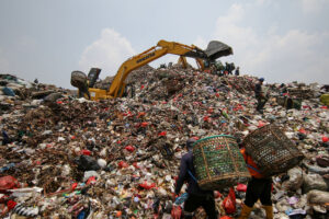 Cara Menanggulangi Sampah yang Menumpuk