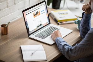 strategi membuat website bisnis