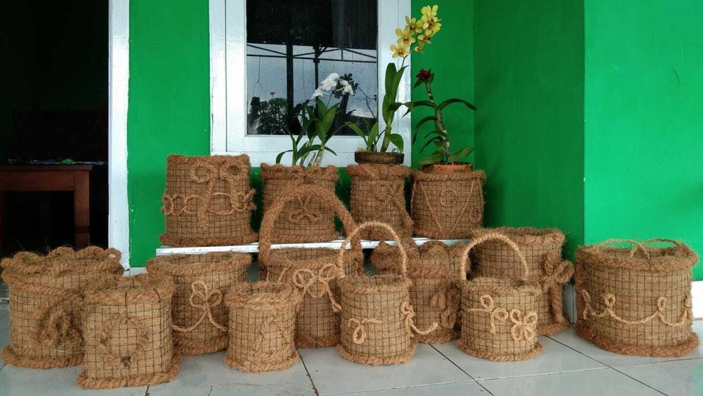 strategi pemasaran produk turunan kelapa